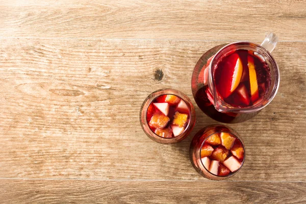 Red Wine Sangria Glass Wooden Table Top View Copyspace — Stock Photo, Image