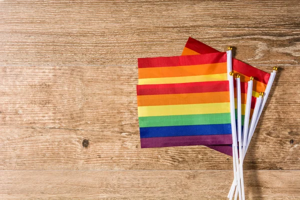 Lgtb Regenboog Vlag Gay Pride Vlag Houten Tafel Copyspace — Stockfoto