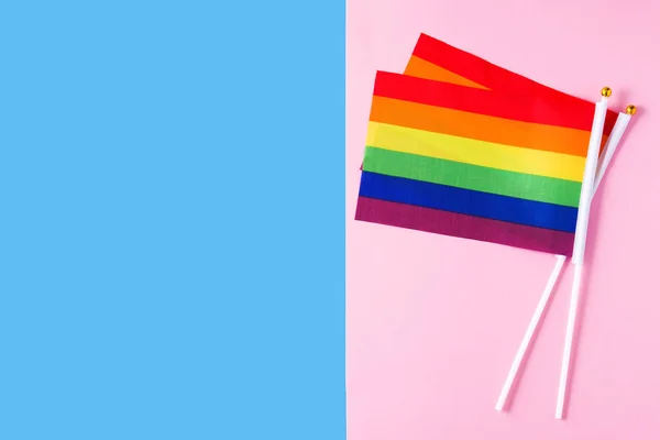 Lgtb Bandeira Arco Íris Bandeira Orgulho Gay Fundo Rosa Azul — Fotografia de Stock