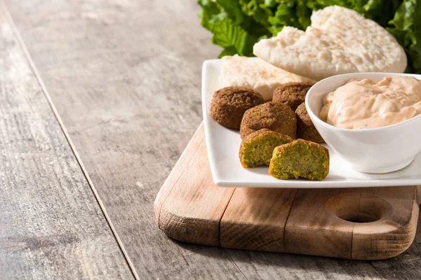 Falafel su un piatto — Foto Stock