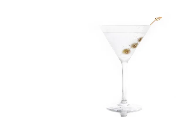 Martini Secco Classico Con Olive Isolate Fondo Bianco Copyspace — Foto Stock