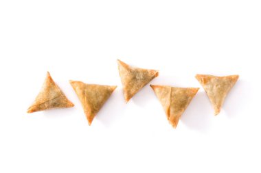 Samsa veya samosas et ve sebze beyaz arka plan üzerinde izole ile. Geleneksel Hint yemekleri. Üstte görüntü