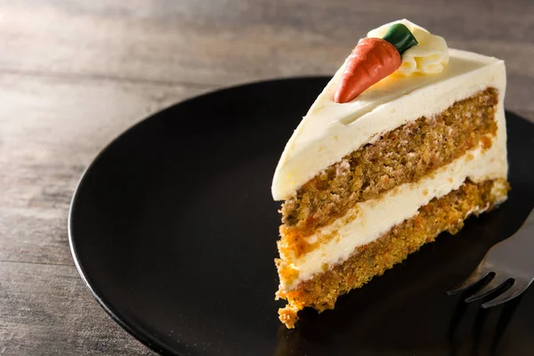 Tranche Gâteau Aux Carottes Sucrées Sur Une Assiette Sur Une — Photo