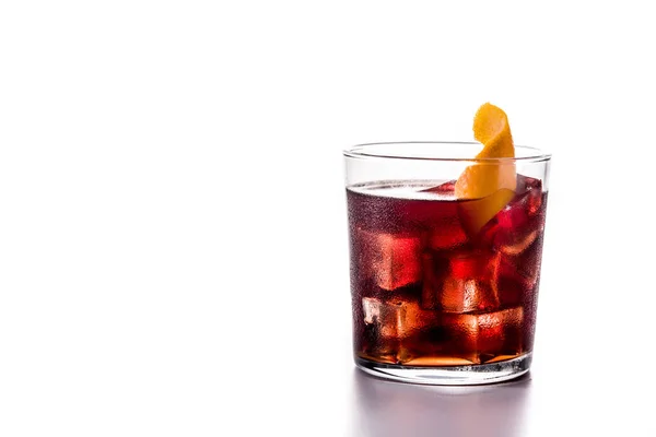 Cocktail Boulevardier Zeste Orange Verre Isolé Sur Fond Blanc — Photo