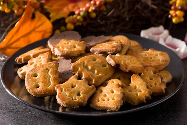 Vtipné Halloween Cookies Černém Břidlicovém Pozadí — Stock fotografie