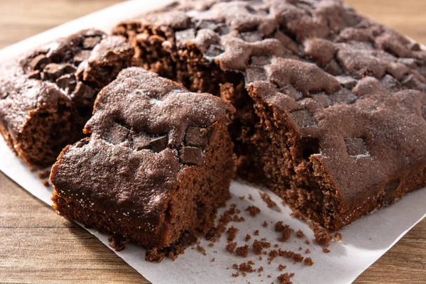 Söt Chokladkaka Träbord — Stockfoto