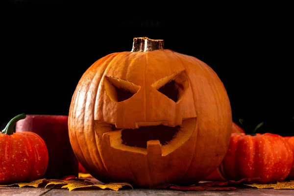 Halloween Dýně Dřevěném Stole Černém Pozadí — Stock fotografie