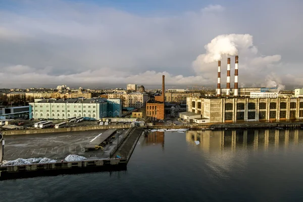 San Petersburgo Rusia Abril 2018 Vista Del Terraplén Puerto Ciudad —  Fotos de Stock