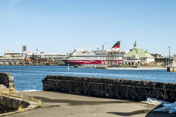 Хельсинки Финляндия Апреля 2018 Viking Line Ferry Pier Port Helsinki — стоковое фото