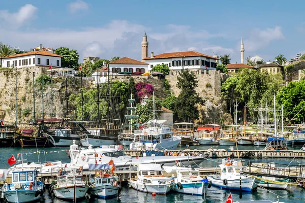 Antalya Turkey Juni 2018 View Småbåtshamnen Den Gamla Staden Kaleici — Stockfoto