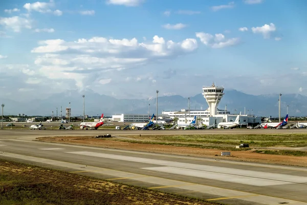 Antalya. Turkey.3 Haziran 2018.the görünümünden Türkiye Antalya Havaalanı Pist.