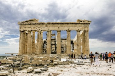Yunanistan'da Akropolis tepesinde Parthenon.