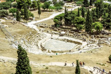 At Akropolis de tiyatro Dionysus kalıntıları görünümü