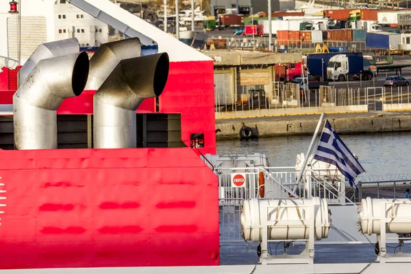 View of the ferry at the pier in the port of Heraklion in Crete — Stock Photo, Image