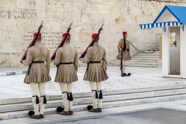 Yunan Parliam'da onur muhafızı değiştirme töreni