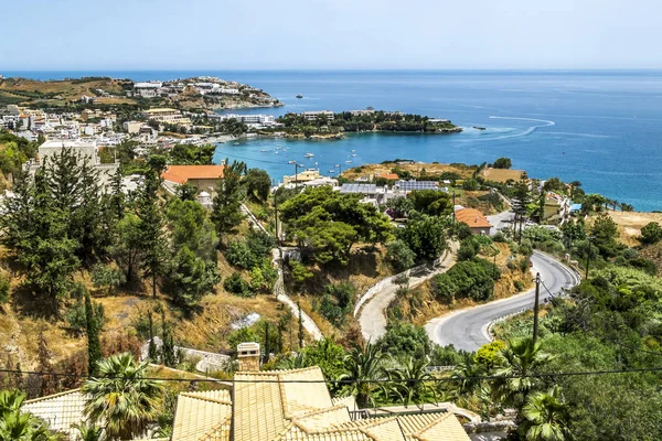 Uitzicht op Agia Pelagia Resort in de bergen van Kreta in Griekenland — Stockfoto