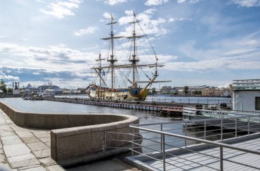 Yelkenli Poltava St Pete gezinti des Anglais demirledi