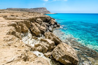 22 Mayıs 2016. Cape Greco.Cyprus. Cape Greco 'nun deniz mağaralarının ve uçurumlarının manzarası .