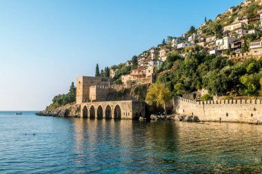 Alania.hindi. 2, 2020. Türkiye 'de Alanya' da antik bir kalenin duvarları görünüyor.