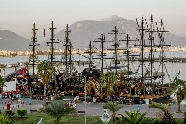 Alania Turkey September 2020 Tourist Ships Harbor Alanya Turkey — Stock Photo, Image