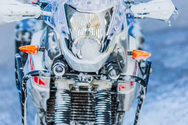 Motocicleta Lavado de coches Motocicleta Limpieza de bicicletas grandes con inyección de espuma —  Fotos de Stock