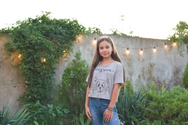 egzersizleri bir park Yong güzel kadın yok.