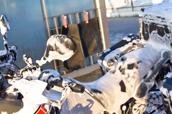 Motocykl Myjnia samochodowa motocykl Big Bike do czyszczenia z wtryskiem pianki — Zdjęcie stockowe