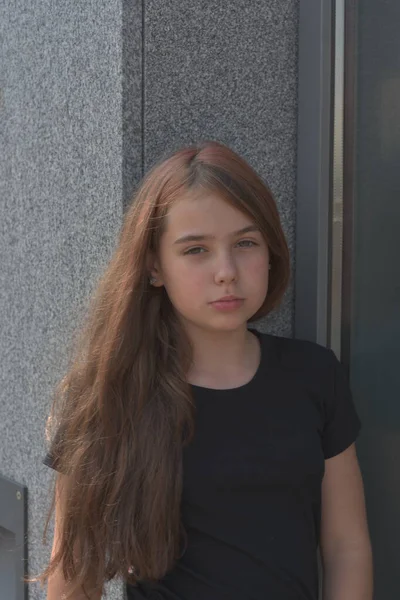 Young European teenage brunette curly model posing — Stock Photo, Image