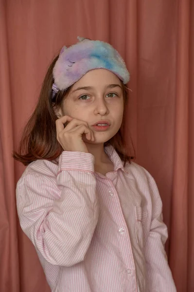 Feche Retrato Menina Caucasiana Menina Anos Casa Uma Menina Adolescente — Fotografia de Stock