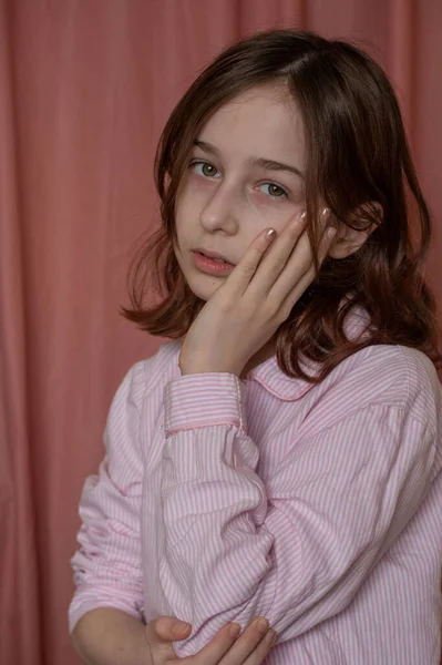 Gros Plan Portrait Fille Caucasienne Fille Ans Maison Petite Adolescente — Photo