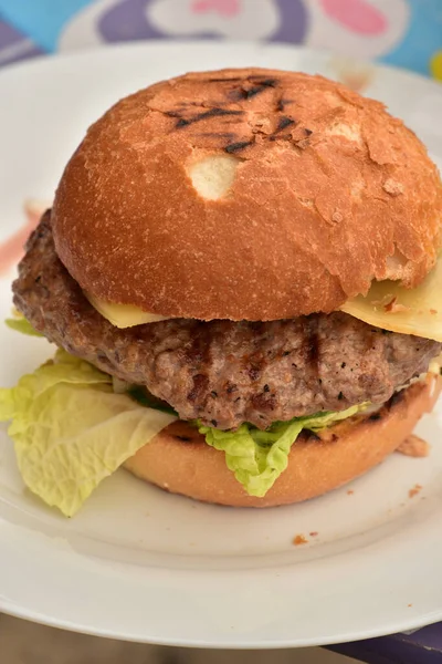Großaufnahme Von Burger Aus Gemüse Und Rindfleisch Kochen Hausgemachte Burger — Stockfoto