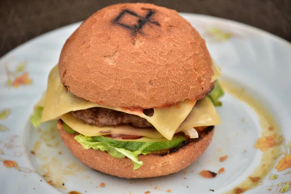 Großaufnahme Von Burger Aus Gemüse Und Rindfleisch Kochen Hausgemachte Burger — Stockfoto