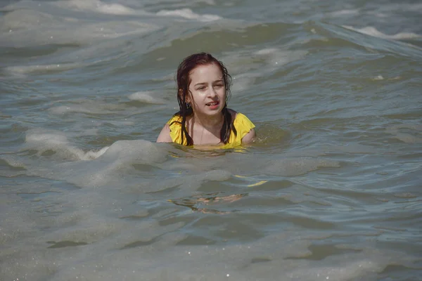 Una Chica Mar Retrato Joven Arena Vacaciones Verano Adolescente Día —  Fotos de Stock