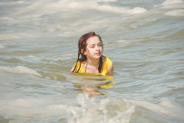 Una Chica Mar Retrato Joven Arena Vacaciones Verano Adolescente Día — Foto de Stock