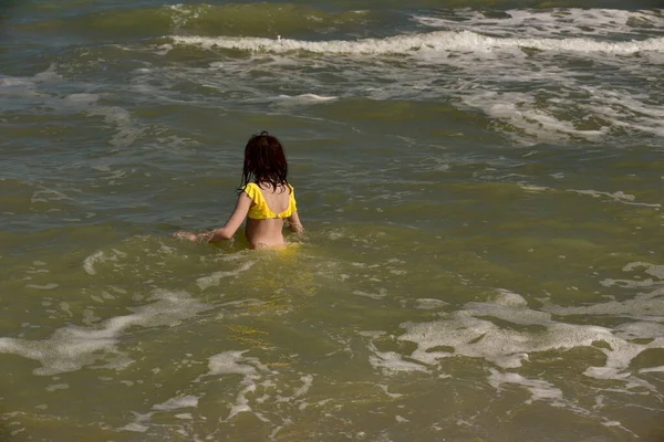 Девушка Море Портрет Молодой Девушки Подростковый Песок Летних Каникул Солнечный — стоковое фото