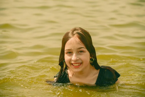 Close Young Beautiful Girl Water Girl Swims River Teenager Girl — Stock Photo, Image