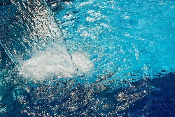 Água Piscina Azul Com Reflexos Solares Textura Água Piscina Mais — Fotografia de Stock