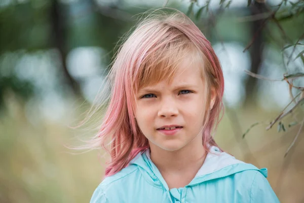 Bonito Criança Menina Retrato Retrato Livre Menina Bonito Dia Verão — Fotografia de Stock