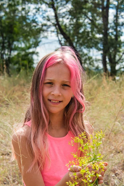 Lindo Retrato Niña Retrato Aire Libre Linda Niña Día Verano — Foto de Stock