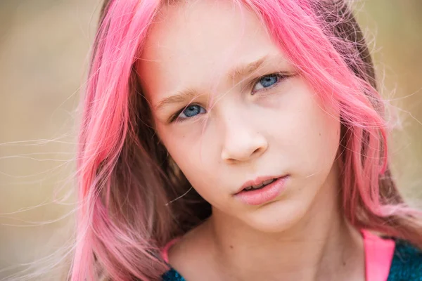 Bonito Criança Menina Retrato Retrato Livre Menina Bonito Dia Verão — Fotografia de Stock