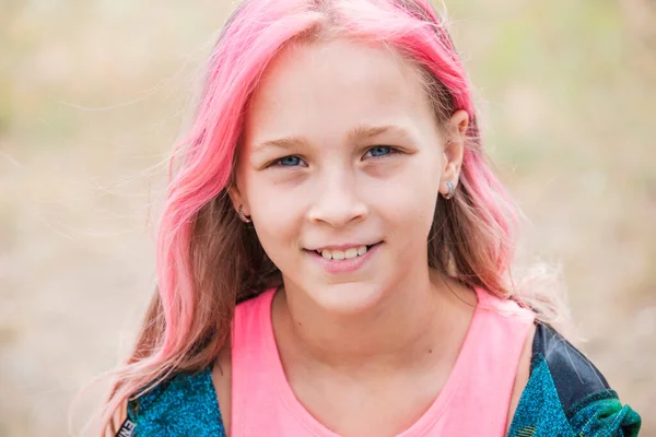 Lindo Retrato Niña Retrato Aire Libre Linda Niña Día Verano —  Fotos de Stock