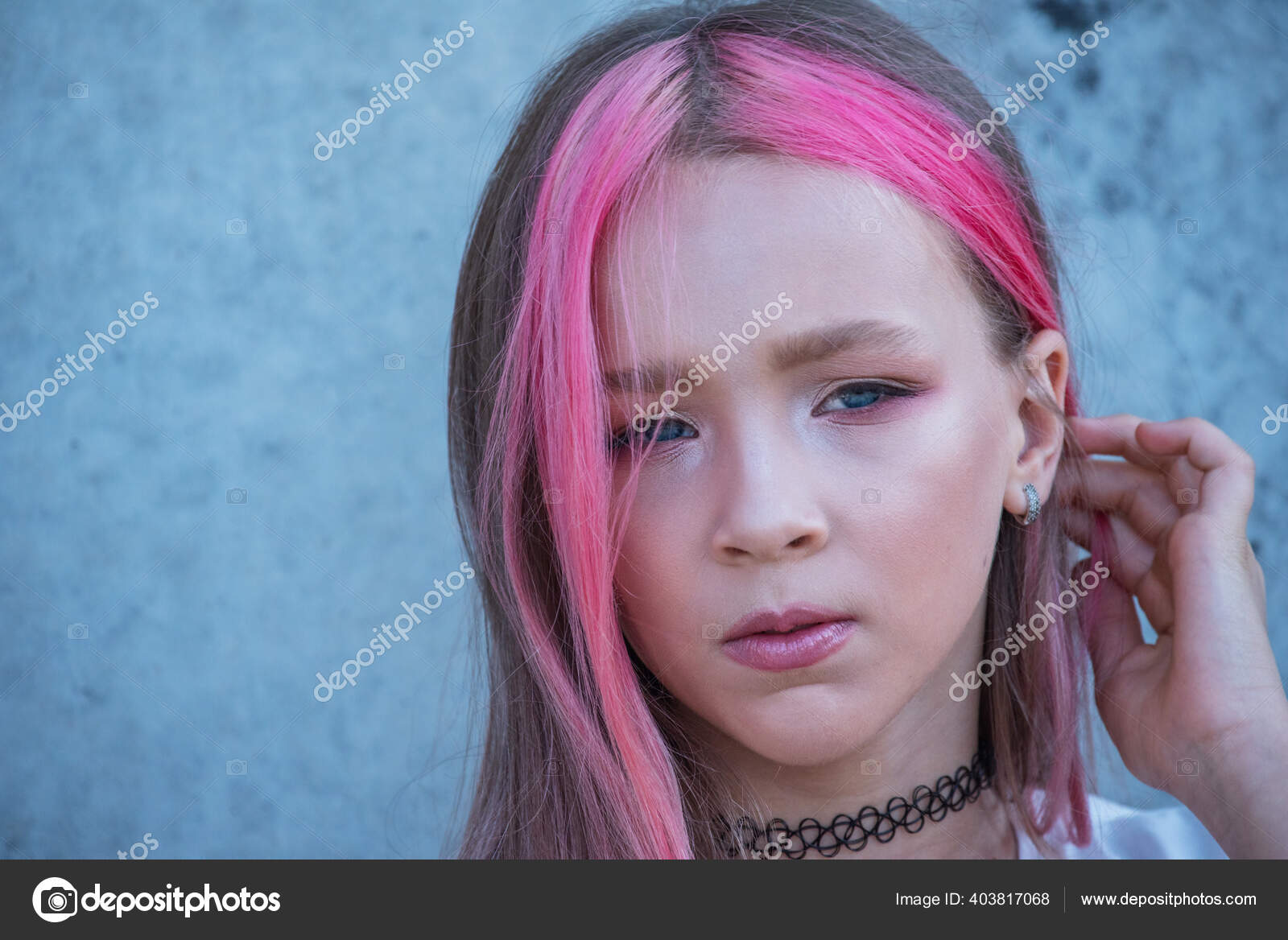 Foto De Stock Retrato De Crianças Da Menina Bonita. 10 Anos