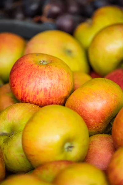 Red Apples Background Texture Lot Apples Yellow Apples Fruits Vitamins — Stock Photo, Image