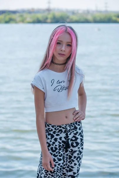 Bonito Criança Menina Retrato Retrato Livre Menina Bonito Dia Verão — Fotografia de Stock