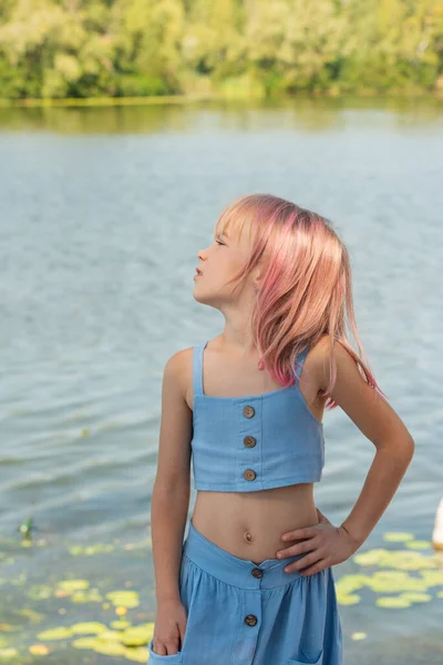 Bonito Criança Menina Retrato Retrato Livre Menina Bonito Dia Verão — Fotografia de Stock