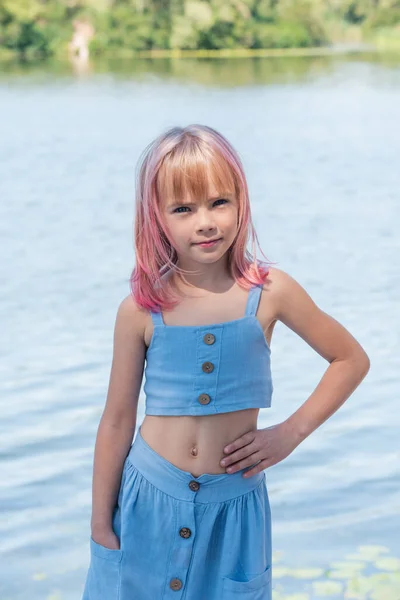 Bonito Criança Menina Retrato Retrato Livre Menina Bonito Dia Verão — Fotografia de Stock