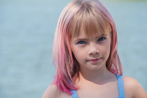 Bonito Criança Menina Retrato Retrato Livre Menina Bonito Dia Verão — Fotografia de Stock