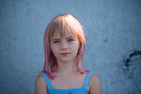 Bonito Criança Menina Retrato Retrato Livre Menina Bonito Dia Verão — Fotografia de Stock