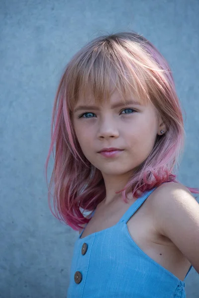 Bonito Criança Menina Retrato Retrato Livre Menina Bonito Dia Verão — Fotografia de Stock