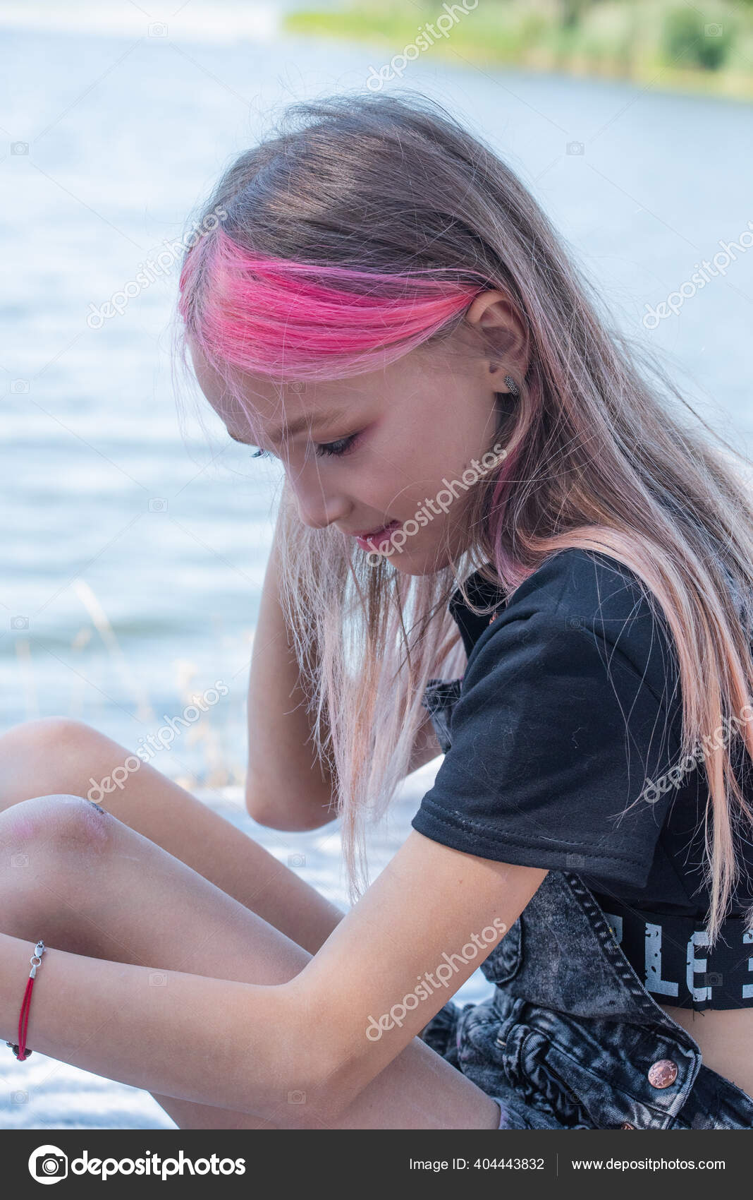 Foto De Stock Retrato De Crianças Da Menina Bonita. 10 Anos